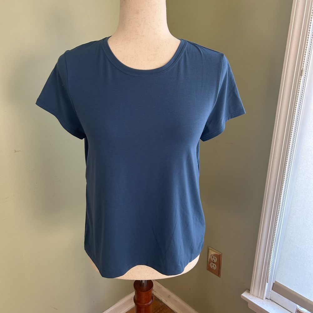 Athleta Air Out Cinch tee medium blue. Short sleeve. Size small. Great shape!